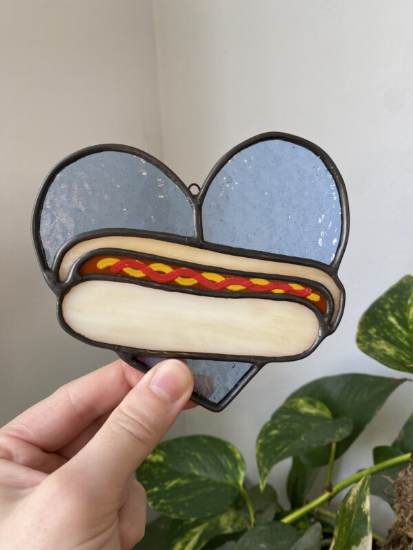 Mini hot dog heart - blue with ketchup and mustard